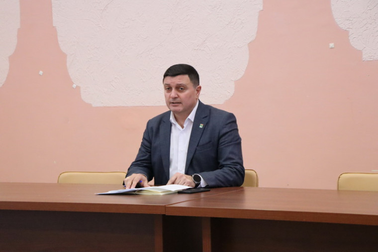 Еженедельное планерное совещание. Еженедельное планерное совещание.